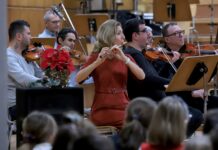 Симфоничният оркестър на БНР разказва история, със замесени София Лорен, Горбачов и Бил Клинтън